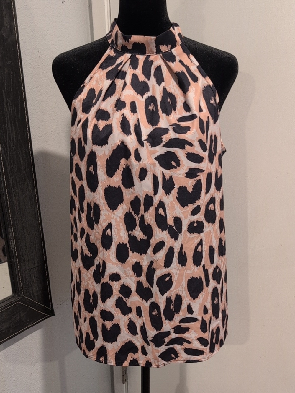 Women’s Medium Leopard Print Halter Blouse Tie Neck Sleeveless Animal Print Top